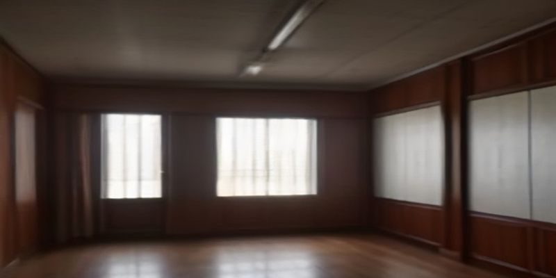 运动科学实验室内研究员用高速摄像机记录寸止挑战训练数据，屏幕显示神经反应曲线图